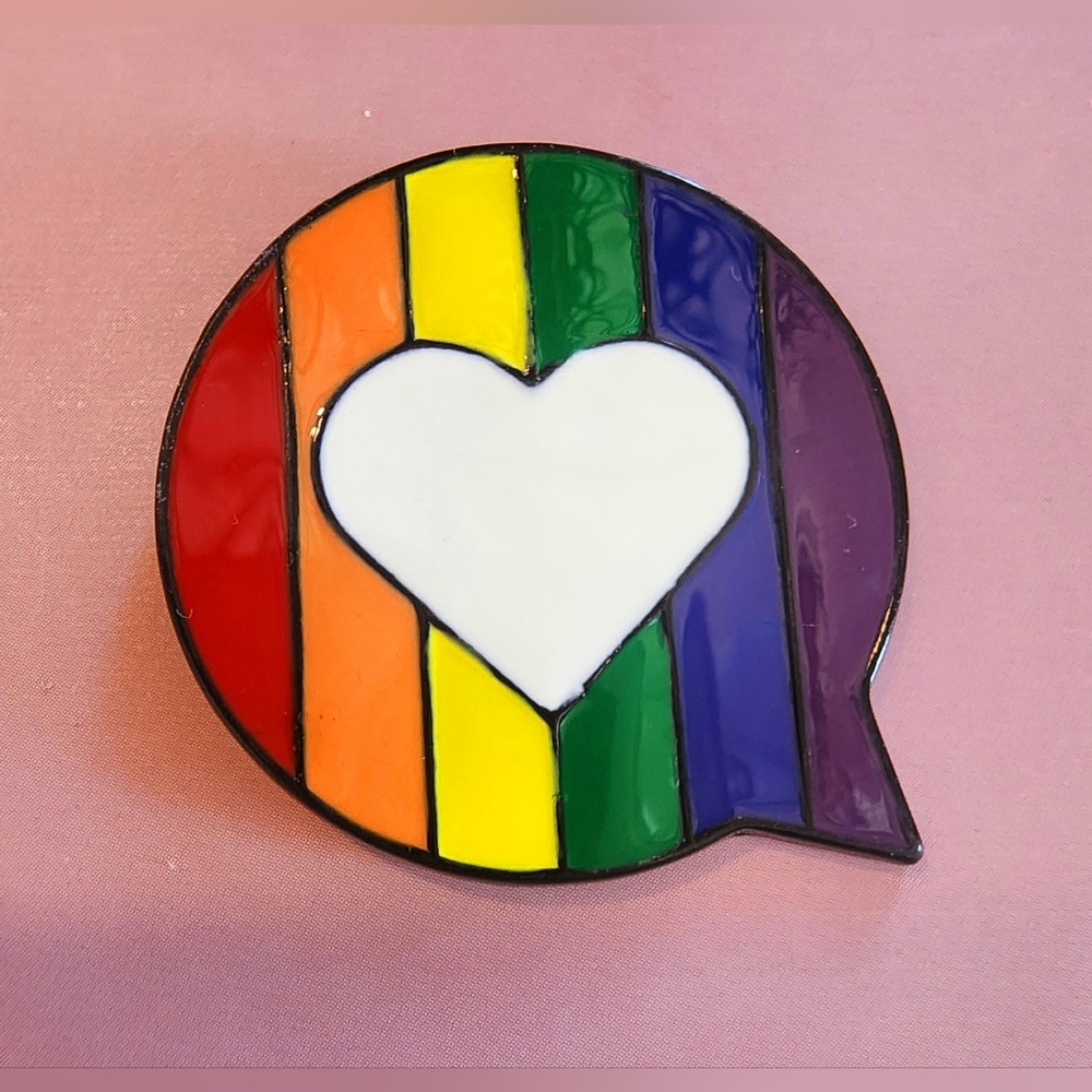 🆕️Pride Pin Heart Flag Enamel Pin Decoration For Clothes And Bags